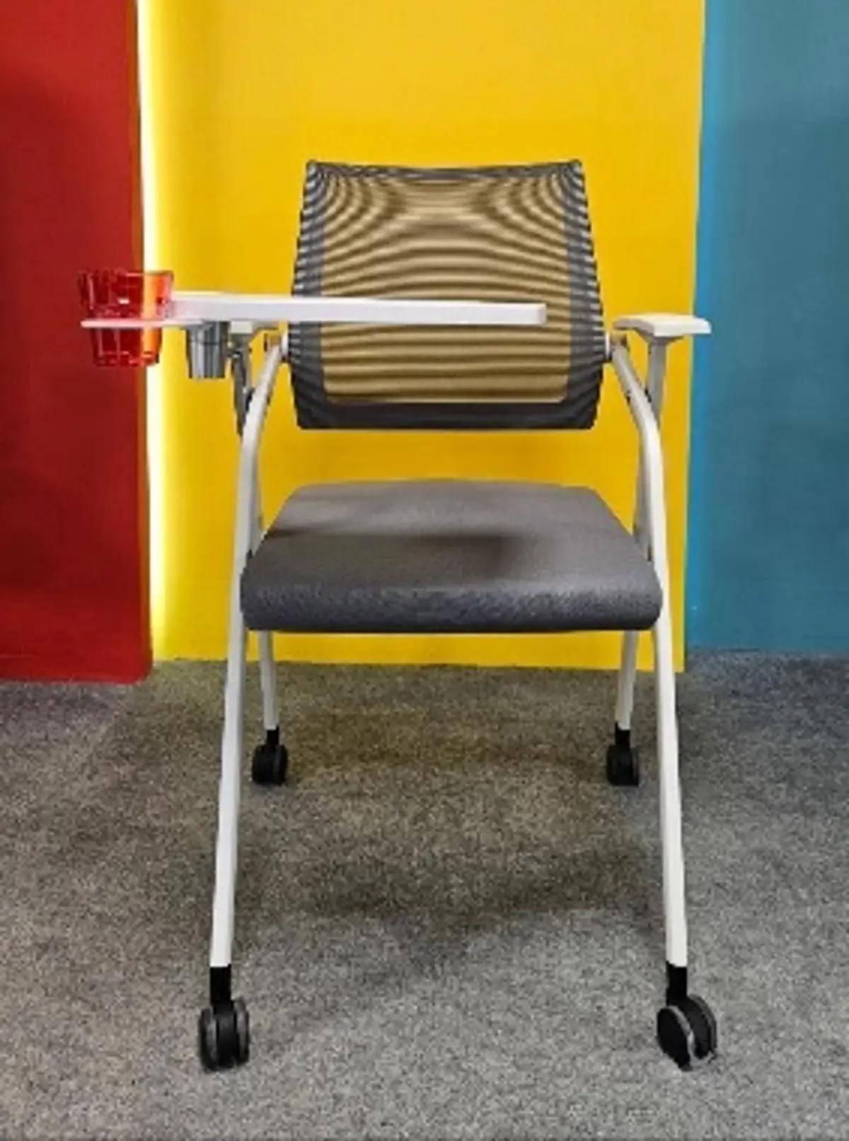 Pýupitrli (stolly) köp funksional okuw kürsisi D190, çal