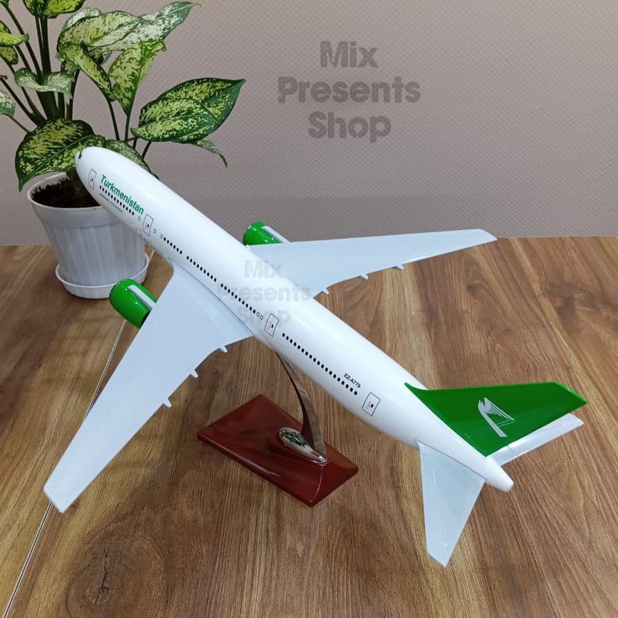 Модель Boeing 777-200 "Turkmenistan" 47см (металлическая)