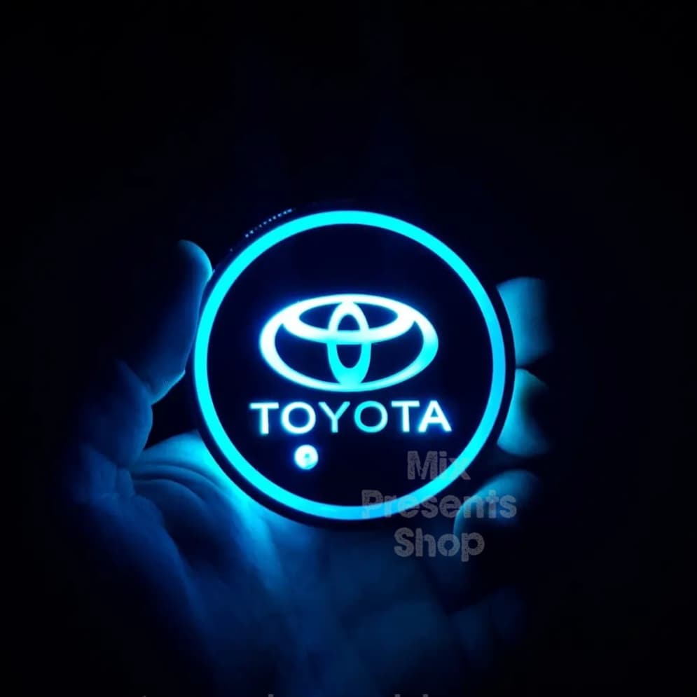 Автомобильные подстаканники светящиеся "Toyota" (2 шт)