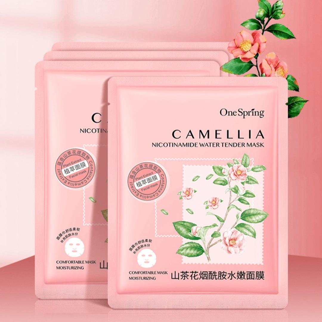 ONE SPRING Kamelýa, aloe we jenşen ekstraktı bilen ýüz maskasy