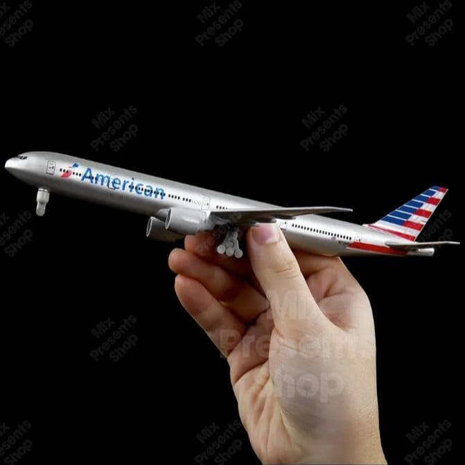 Модель самолёта "American" Boeing-777 20см (металл)